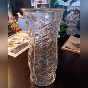GLASS VASE